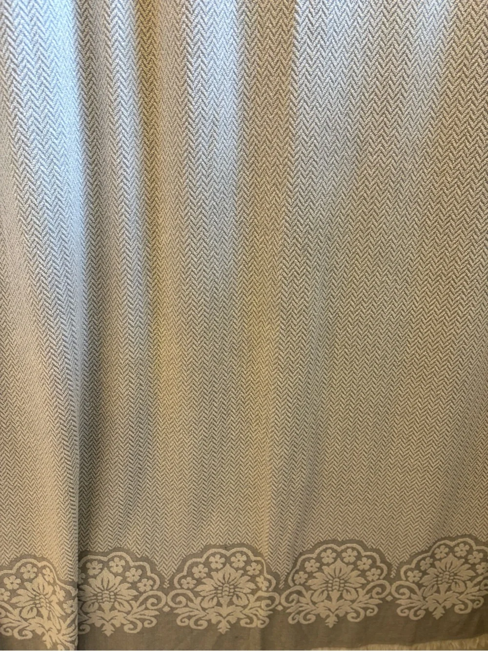 Common Thread Shower Curtain/Grey Medallion Raised Boarder Design-Cotton Towel